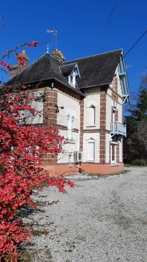 Le Manoir De Louviersアパートメント エクステリア 写真